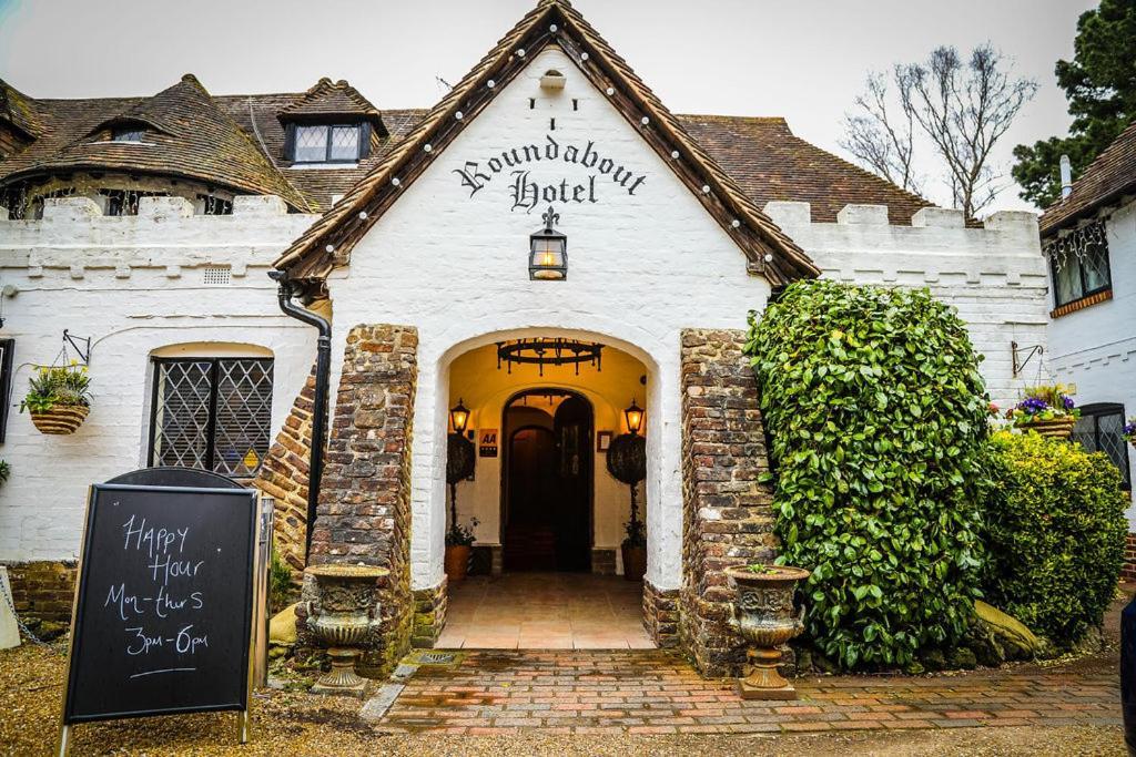 The Roundabout Hotel Pulborough Esterno foto