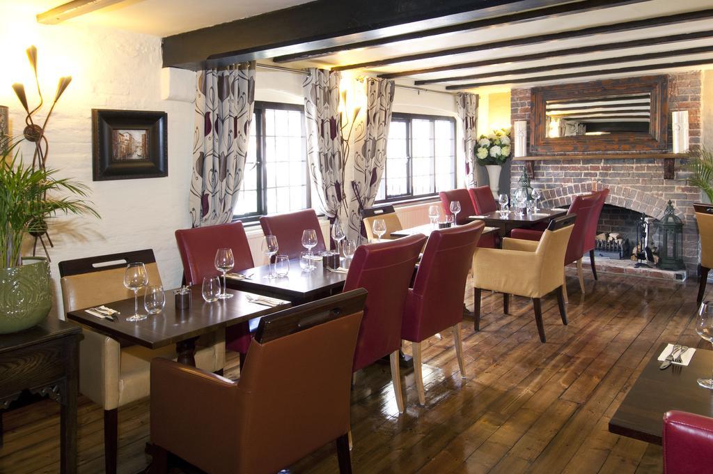 The Roundabout Hotel Pulborough Esterno foto