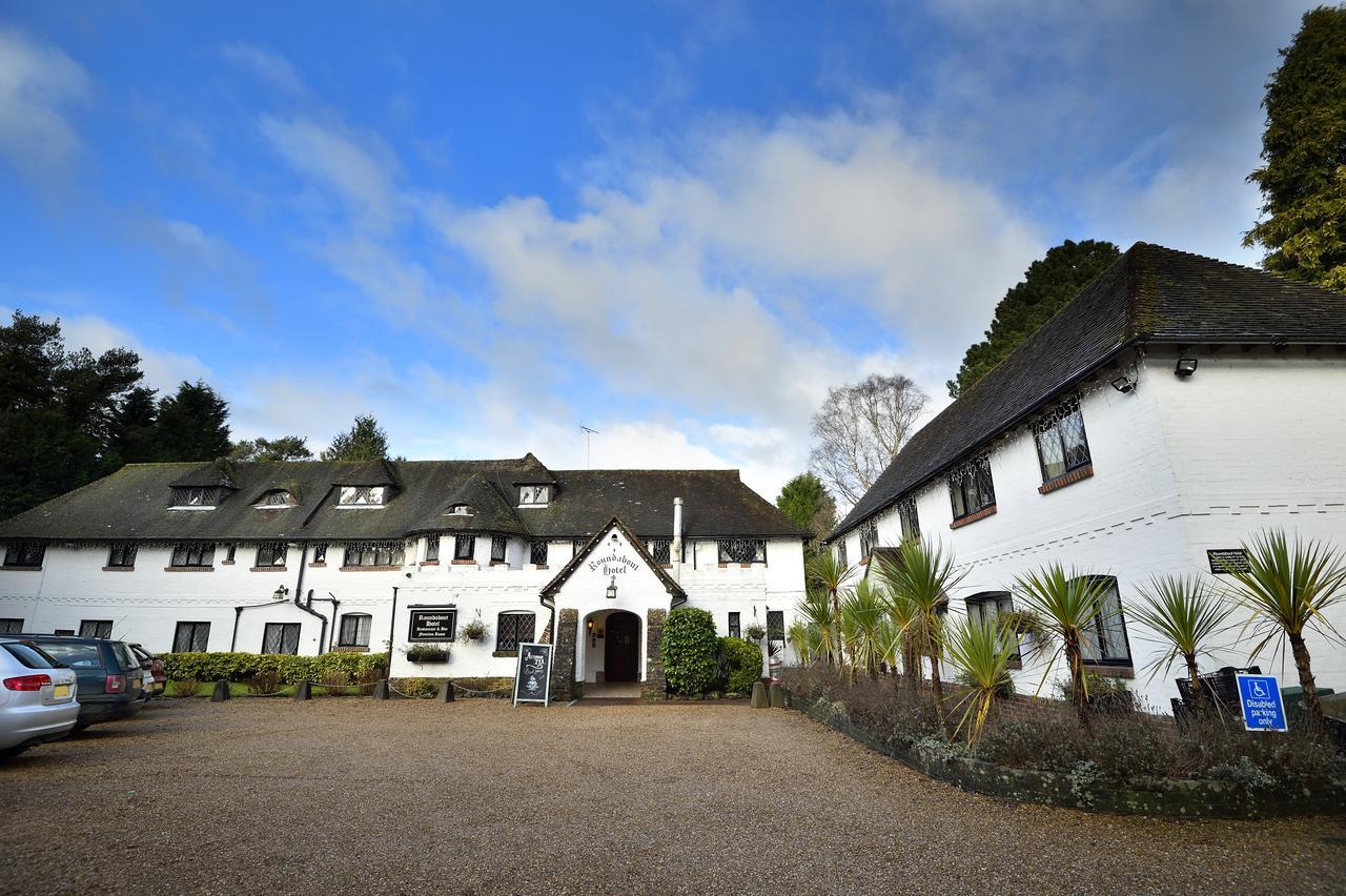 The Roundabout Hotel Pulborough Esterno foto