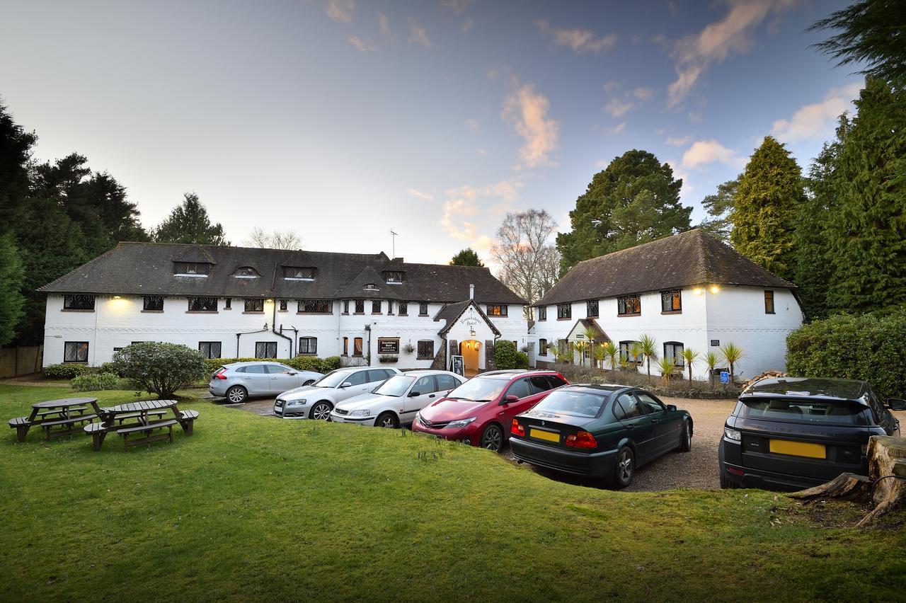 The Roundabout Hotel Pulborough Esterno foto