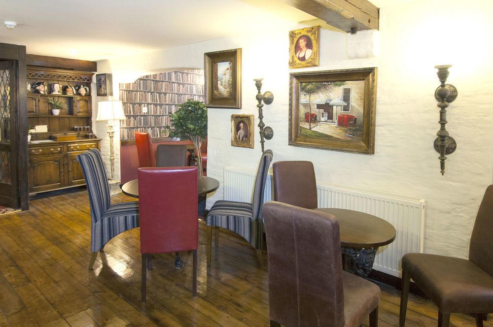 The Roundabout Hotel Pulborough Esterno foto